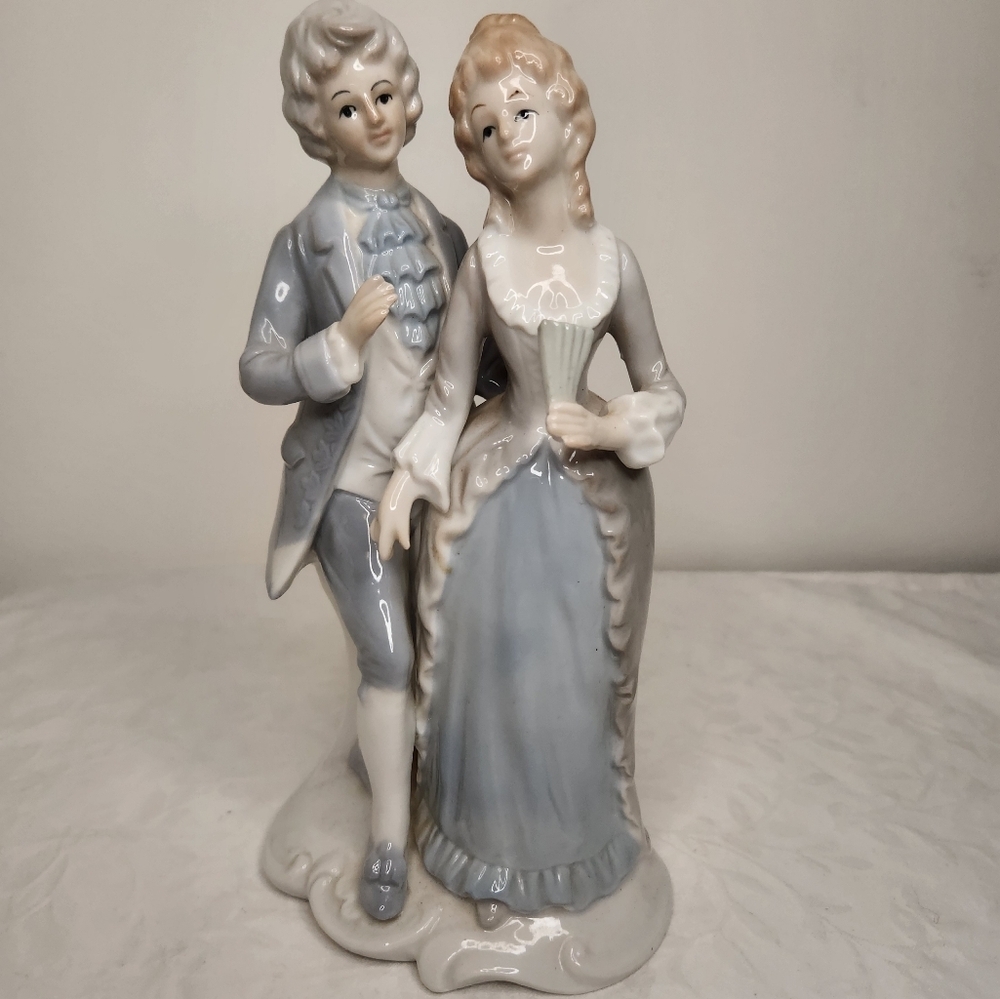 Vintage Porcelain Versailles Lovers Figurine